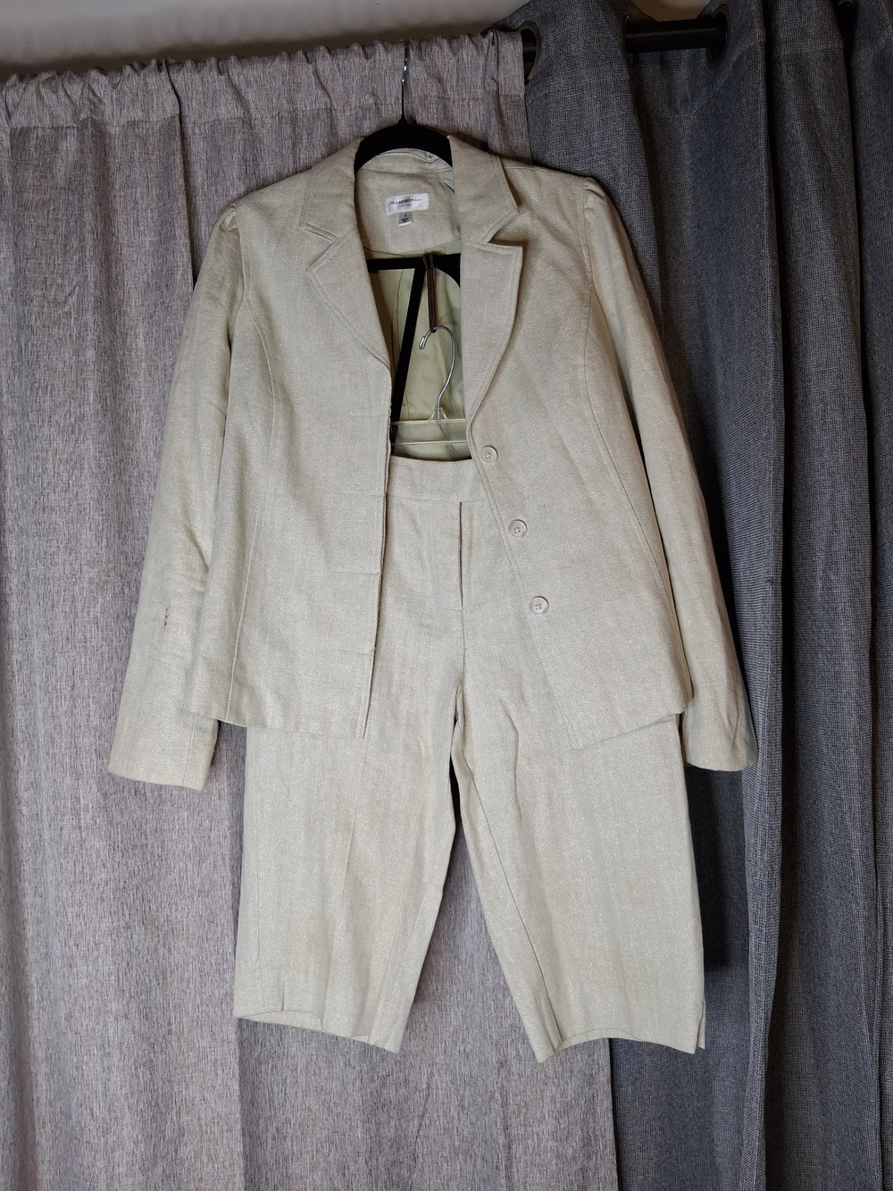 Isaac Mizrahi Cream Linen-Blend Women's Blazer and Cropped Trousers
